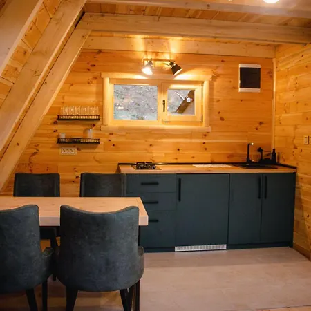 Kucica Hedonija بيت للعطل Donji Sakar